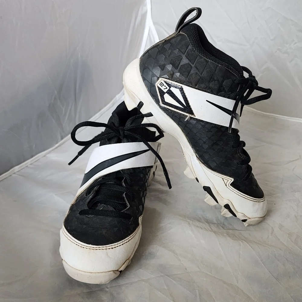 Nike Trout Fastflex Black White Football Cleats 3.5 Youth Athletic Sport Shoes